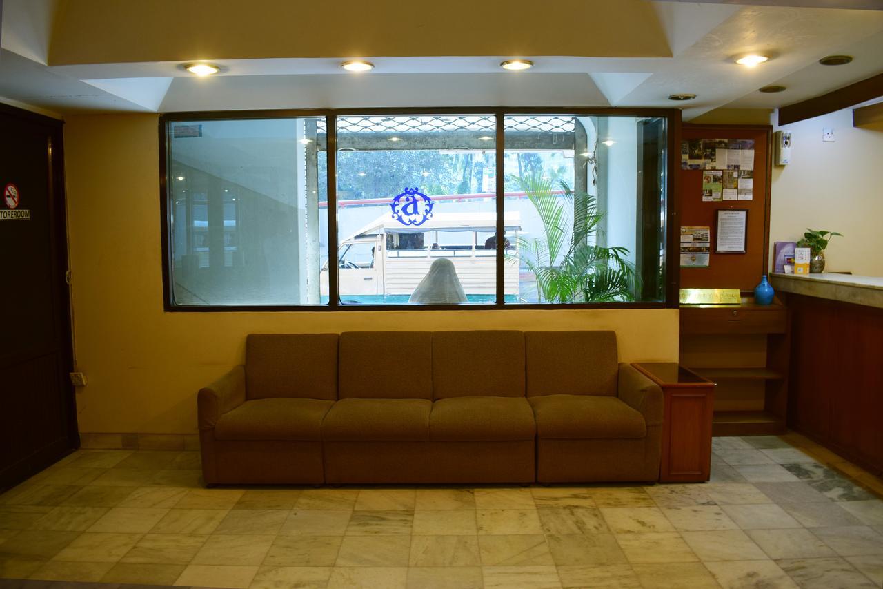 Hotel Ashrafee Дакка Экстерьер фото